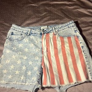 Judy Blue American flag shorts, size 2XL